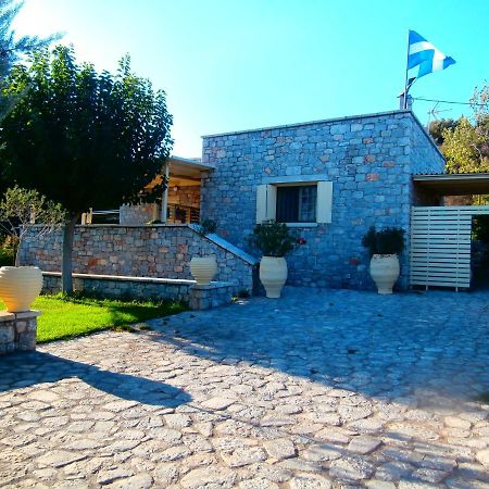 Villa Tzortzakos By Holiday Homes Mavrovoúnion Eksteriør bilde