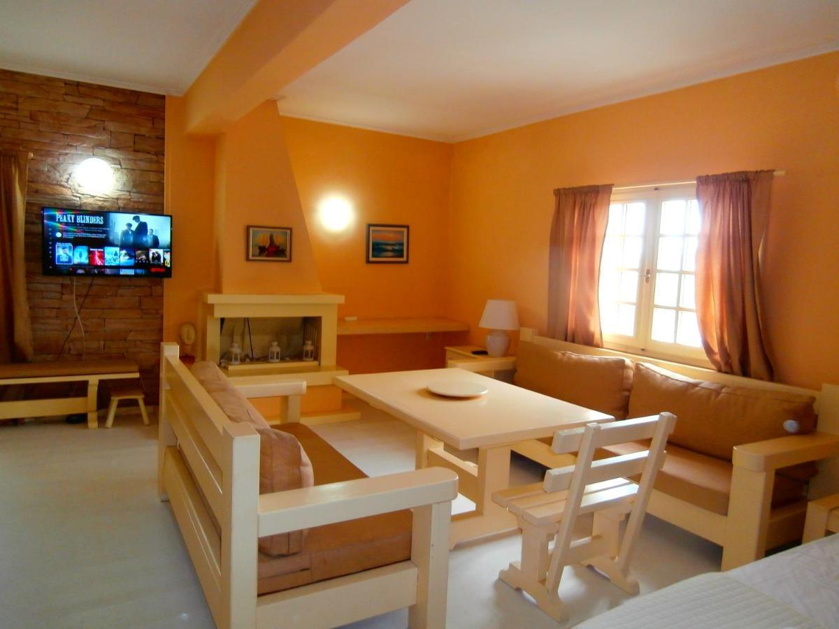 Villa Tzortzakos By Holiday Homes Mavrovoúnion Eksteriør bilde