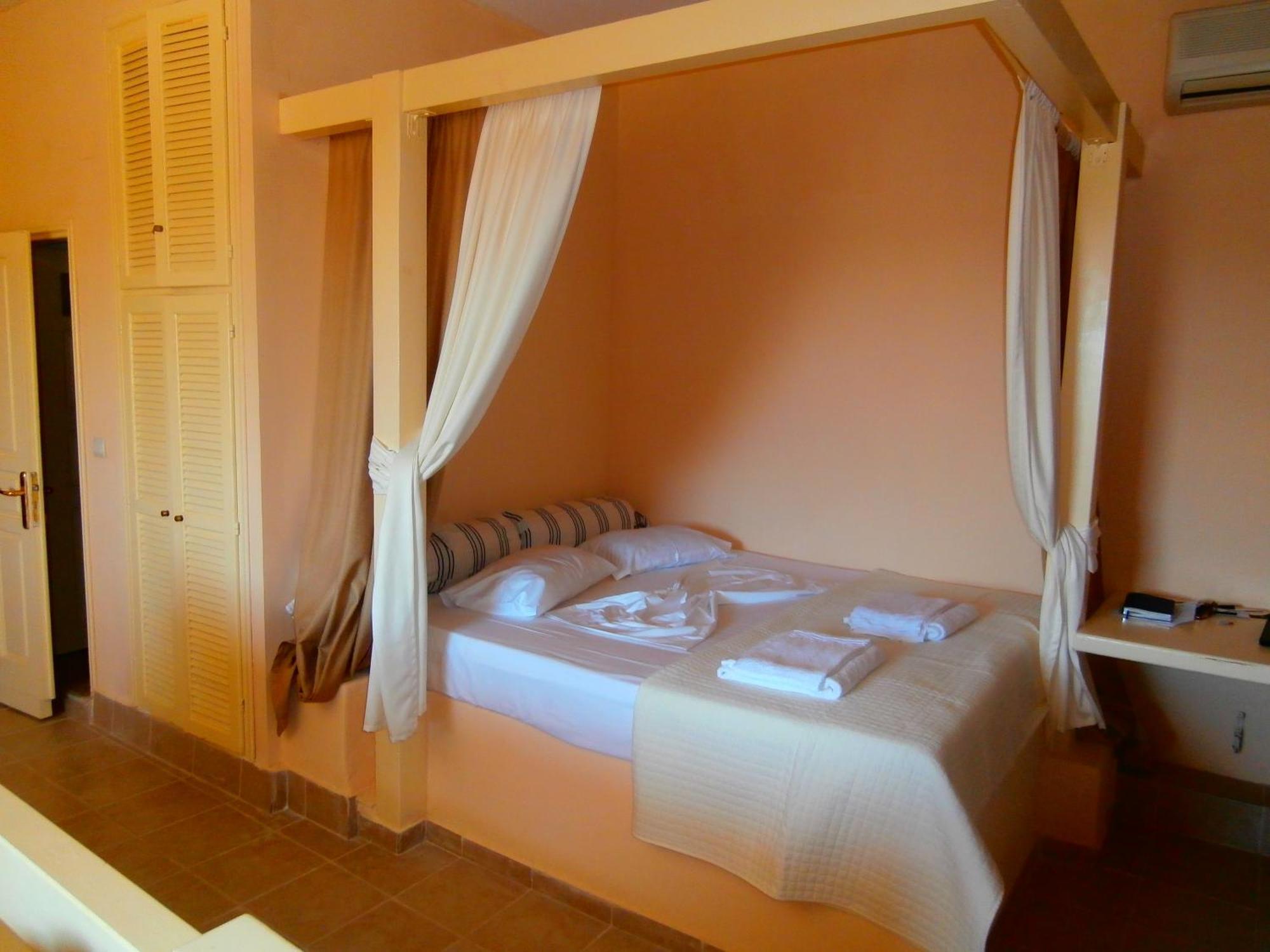 Villa Tzortzakos By Holiday Homes Mavrovoúnion Eksteriør bilde