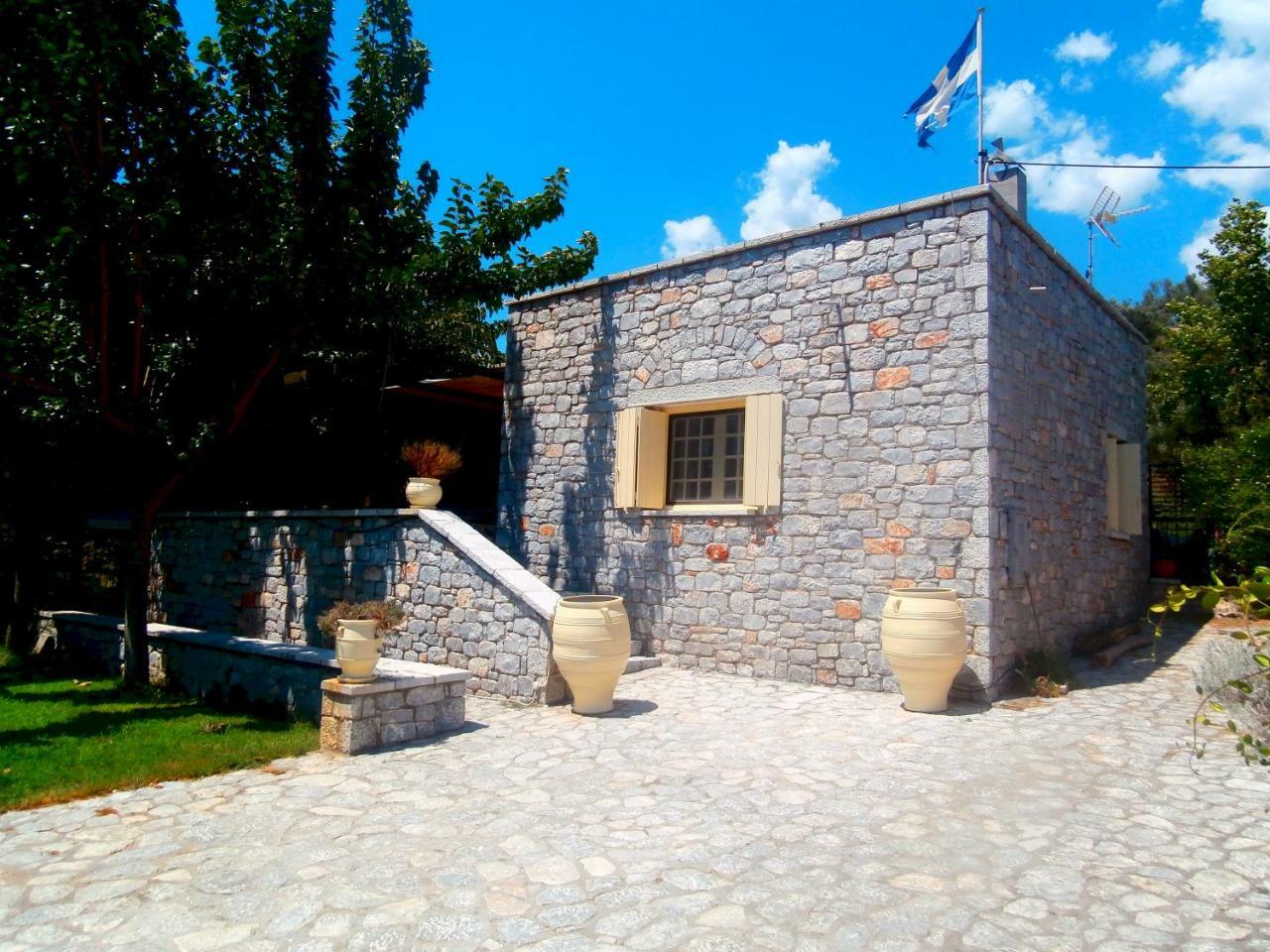 Villa Tzortzakos By Holiday Homes Mavrovoúnion Eksteriør bilde